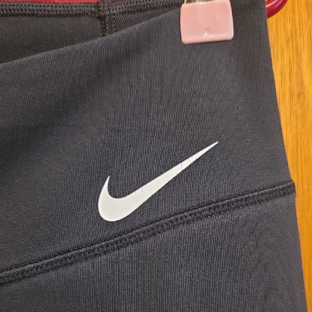 Nike Womens Black and Gray Leggings - Picture 2 of 4